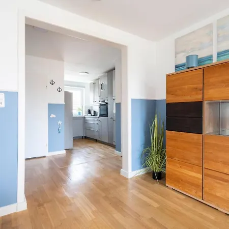 Luxus Ostseekind 61m2 Mit Balkon, Stellplatz Und Wifi Daire